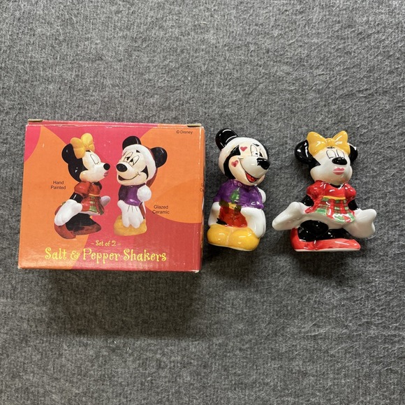 Mickey & Minnie Kissing Salt Pepper‎ Shakers with Box Vtg Walt Disney Christmas - Picture 1 of 6